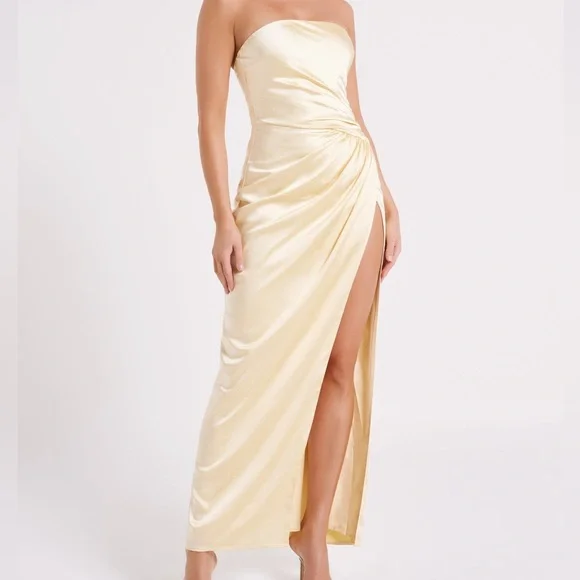 Butter yellow satin formal dress - Picture 2 of 5
